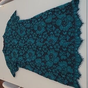 LIKE NEW Betsey Johnson Iridescent Emerald Short Sleeved Lace Outer Mini Dress